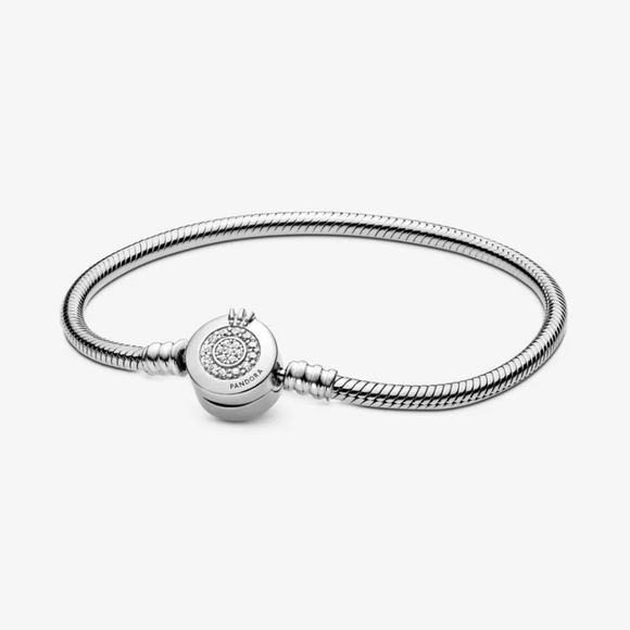 mrc248's tweet photo. So good I had to share! Check out all the items I'm loving on @Poshmarkapp from @Christina_rom #poshmark #fashion #style #shopmycloset #converse #pandora #louisvuitton: https://t.co/lkVe7M6YLL https://t.co/yDyeipOf2c