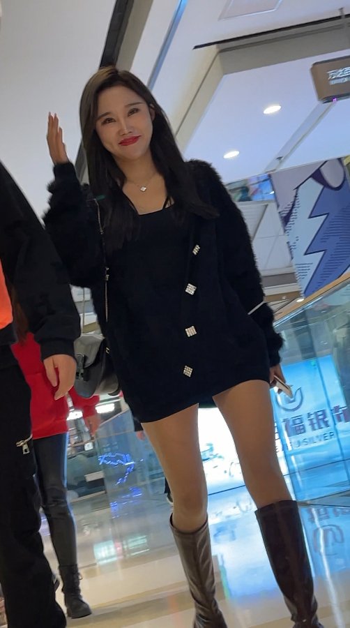 KINGKCD666's tweet photo. kingkcd
今日更新：
1631.UR级！肉丝筒靴美女被同好抄底，这哥们直接拿着手机开摄像头拍，胆子真大！
推特上永远保持绿色健康。精彩内容请看我主页
upskirt Please see my homepage
#街拍 #抄底 #街拍抄底 #裙底 #upskirt #美腿 #美足 #足控 #恋足 #恋腿 #熟女 #素腿 #偷拍 #盜撮  #絲襪 #腳趾 https://t.co/1Ih2hLDnSc