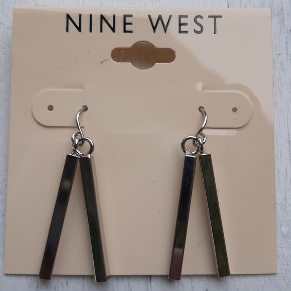 NinaMul71140939's tweet photo. So good I had to share! Check out all the items I'm loving on @Poshmarkapp #poshmark #fashion #style #shopmycloset #ninewest #gerber #monab: https://t.co/Kq4UxxDydr https://t.co/tKKWuJpHnz