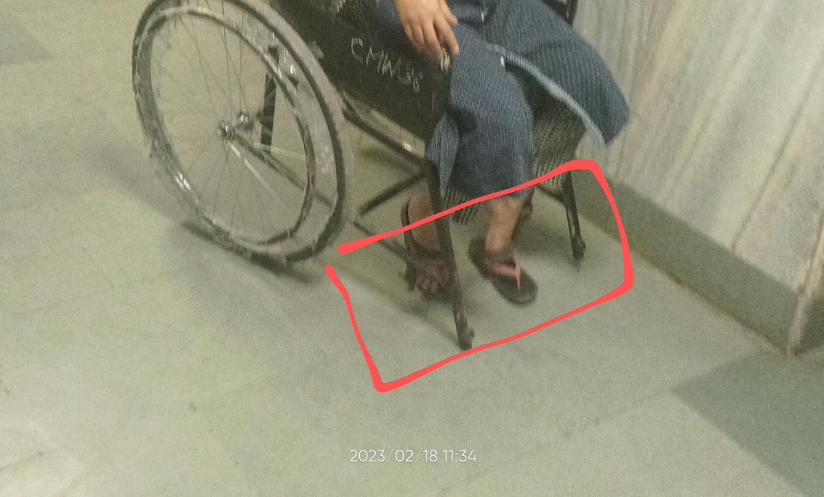 sonulakraa's tweet photo. Every time when doctor needs any test of pateint, pregnant pateint with RHD needs to travel 300-400 mtr from LNJP to GB Pant using a broken wheel chair, A pic of world class facility in Gyne ward. https://t.co/YsVZLuKY5a