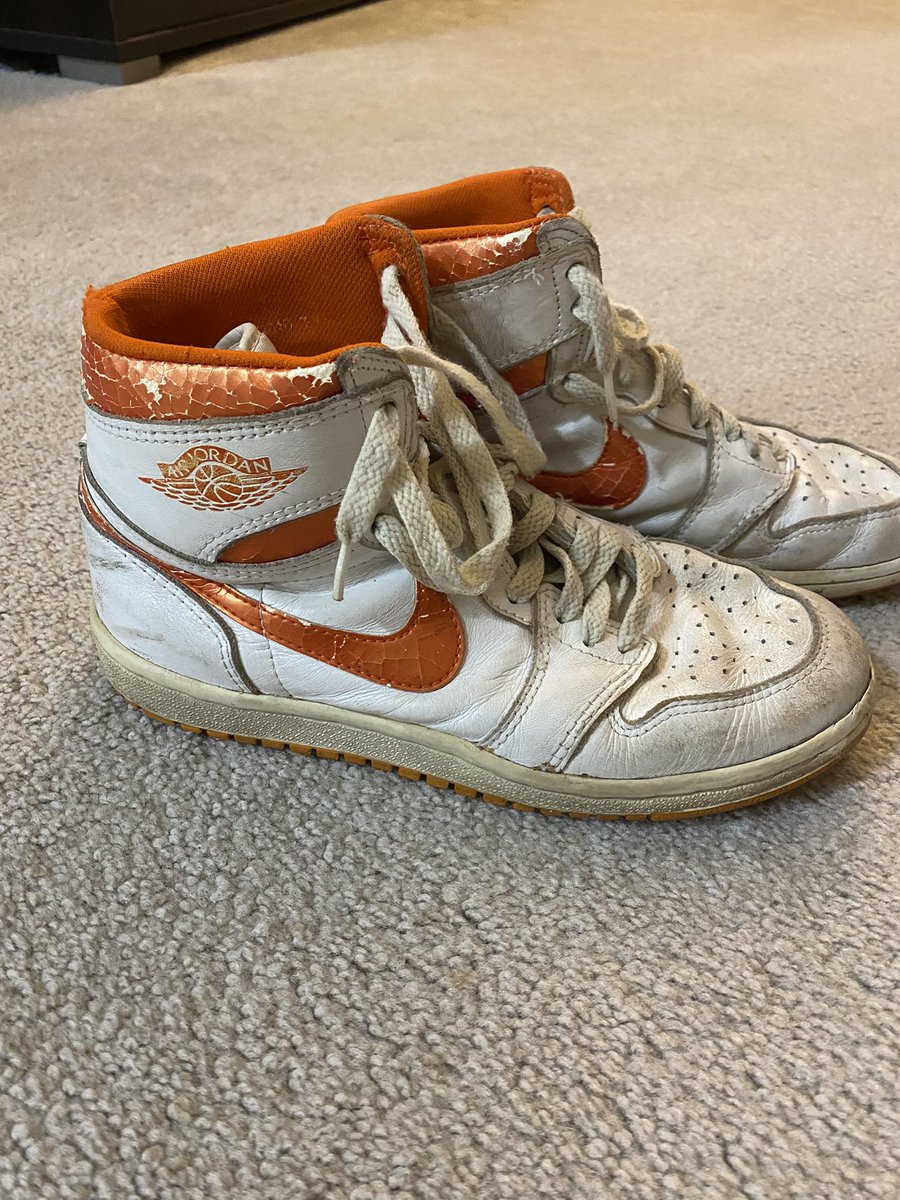 coachwilde's tweet photo. @CoachZ1440 1985-86 Junior Year: Team Jordans 
1986-87 Senior Year: Team Dunks #MMMAC #OOOMB #MAC #OMB #MACOMB https://t.co/kpcMBPo5ER