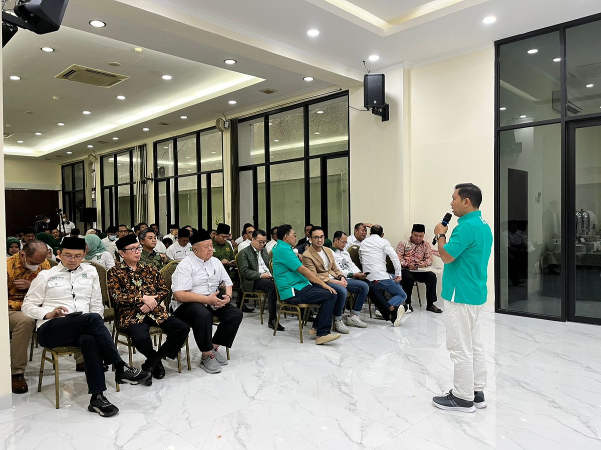 Hendra70840212's tweet photo. Mari Berpolitik Riang Gembira.
#MantaPKB
#BacalegPKB
#GusMuhaiminIskandar
@cakimiNOW
@DPP_PKB
@BagusMuhaiminS1 https://t.co/KdOI3f6q5z