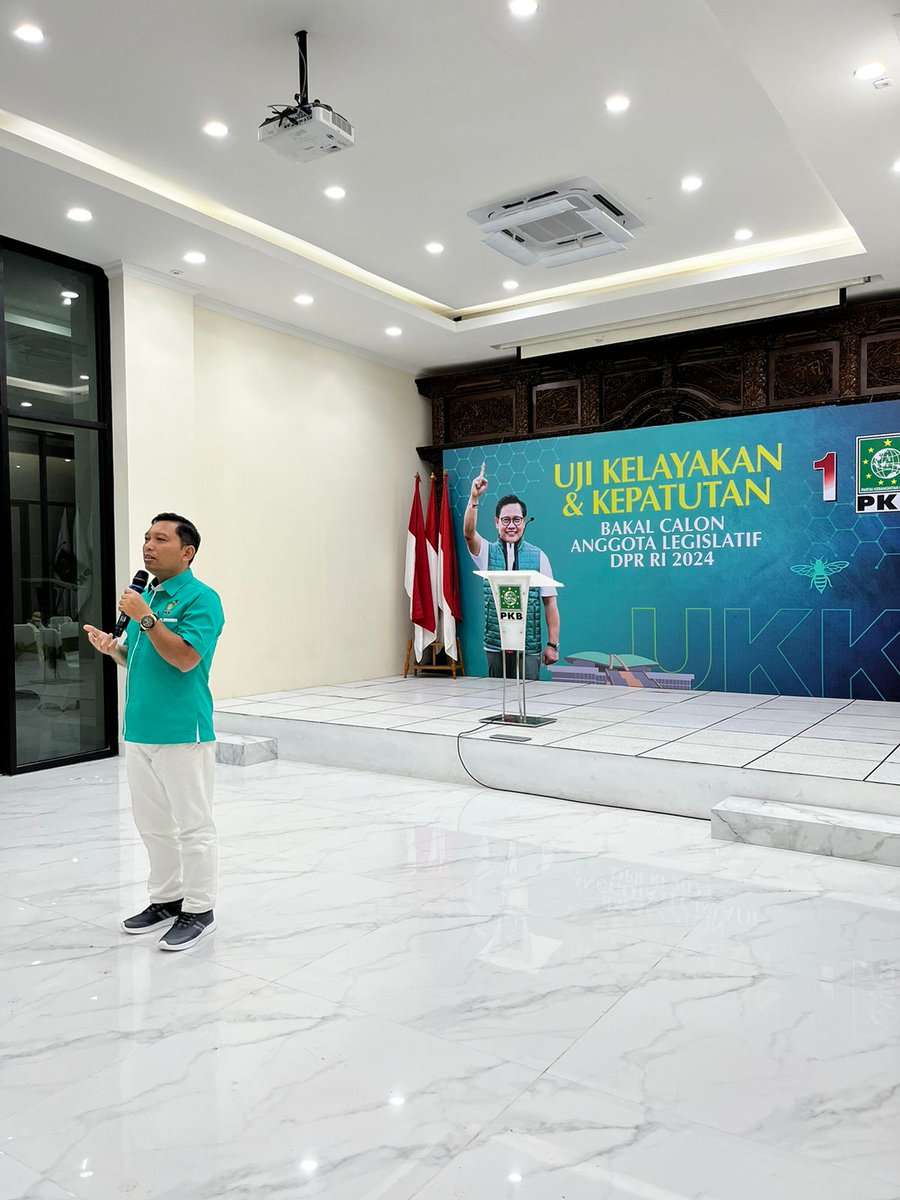 Hendra70840212's tweet photo. Mari Berpolitik Riang Gembira.
#MantaPKB
#BacalegPKB
#GusMuhaiminIskandar
@cakimiNOW
@DPP_PKB
@BagusMuhaiminS1 https://t.co/KdOI3f6q5z