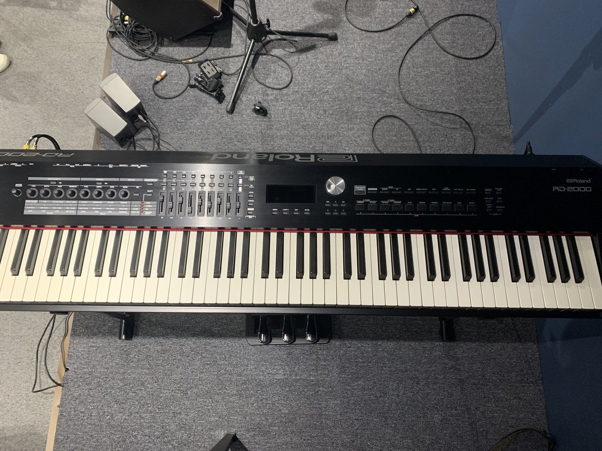 nschruch39's tweet photo. My New Gear…

Roland RD-2000 https://t.co/V1YGkms0iu