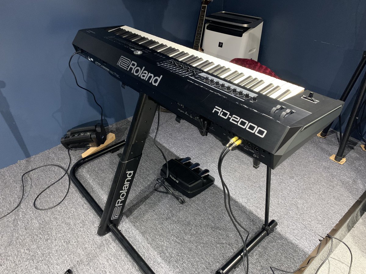 nschruch39's tweet photo. My New Gear…

Roland RD-2000 https://t.co/V1YGkms0iu