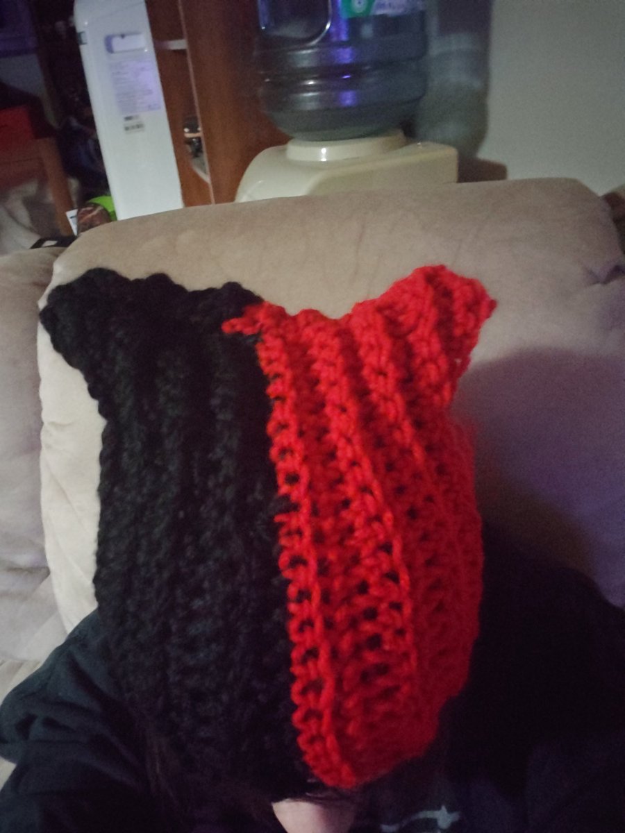SickSpaceHair's tweet photo. #harleyquinn #kittyhat #crochet #handmade https://t.co/QhvqMzctNh
