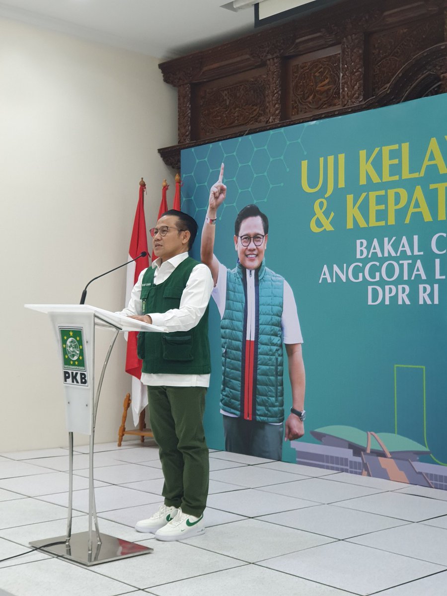 b_djohan's tweet photo. Uji Kelayakan  &amp; Kepatutan Bakal Calon Anggota Legislatif DPR RI 2024.

Yukssss Nyaleg dari PKB Partainya anak muda.

#BacalegPKB
#GusMuhaiminIskandar https://t.co/QTSD4mbFkK