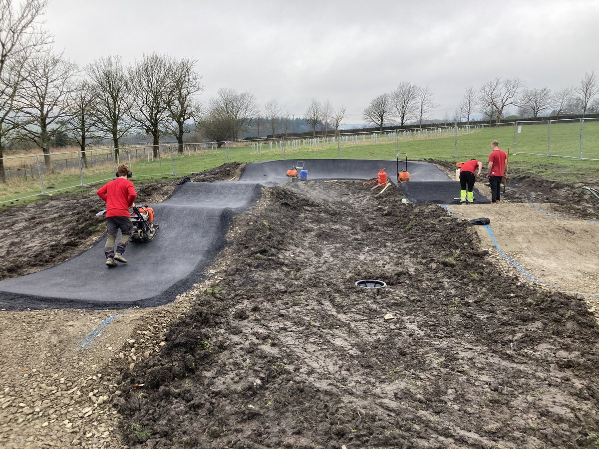 Fantastic teamwork at Edenfield this morning, handlaying the surface for the new pump track. Impressive stuff! 
Thanks #velosolutions for the hard work

#rossendale 
#pumptrack
#bmx 
#bikers 
#cycling