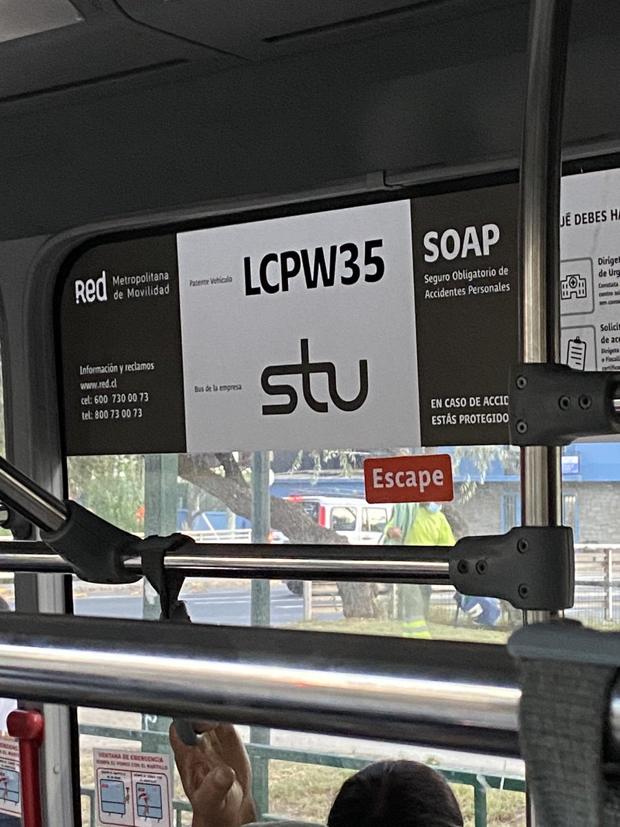 Martin Testa (@martingtesta) on Twitter photo Cuando te das cuenta q estos tipos están en el negocio de la experiencia al cliente @STPsantiagoSA apagan la la luz y te dicen bajense el de atrás sale primero. Y el otro bus explotado. Cierran bus con gente adentro y bus apagado. 👏🏻 Cuando te das cuenta q estos tipos están en el negocio de la experiencia al cliente @STPsantiagoSA apagan la la luz y te dicen bajense el de atrás sale primero. Y el otro bus explotado. Cierran bus con gente adentro y bus apagado. 👏🏻