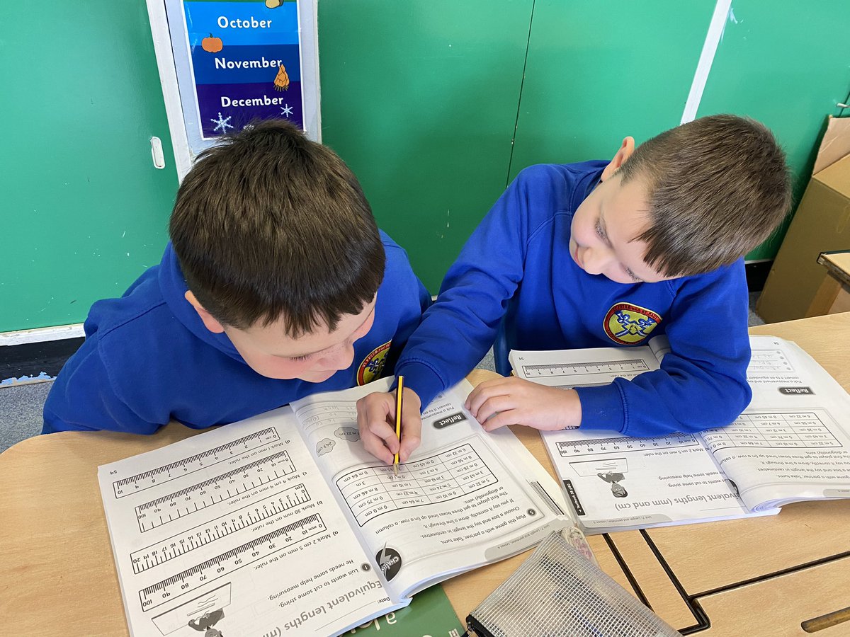 StPPPrimaryY3's tweet image. We’ve continued our maths work today on converting metres and centimetres #maths #powermaths