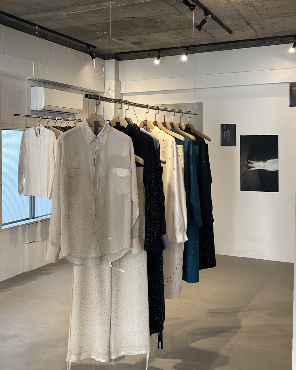 blank_jpn's tweet photo. 開催中です。

- - 
blank 2023SS “Redo” Exhibition 

2/18(Sat)-2/23(Thu)
14:00-22:00

at CLspace Shibuya
150-0041 渋谷区神南1-3-2 久保井ビル5F https://t.co/kW3vFbPoKl