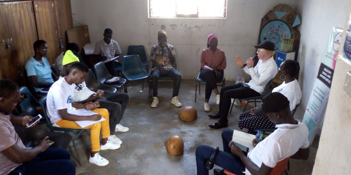 CbmBrothersHub's tweet photo. #creativetalk  creative entrepreneurial mindset
@CBMBrothers great insights 

@MM_Kayodi  @africanofilter @YALINetwork https://t.co/DiCseiO4pc