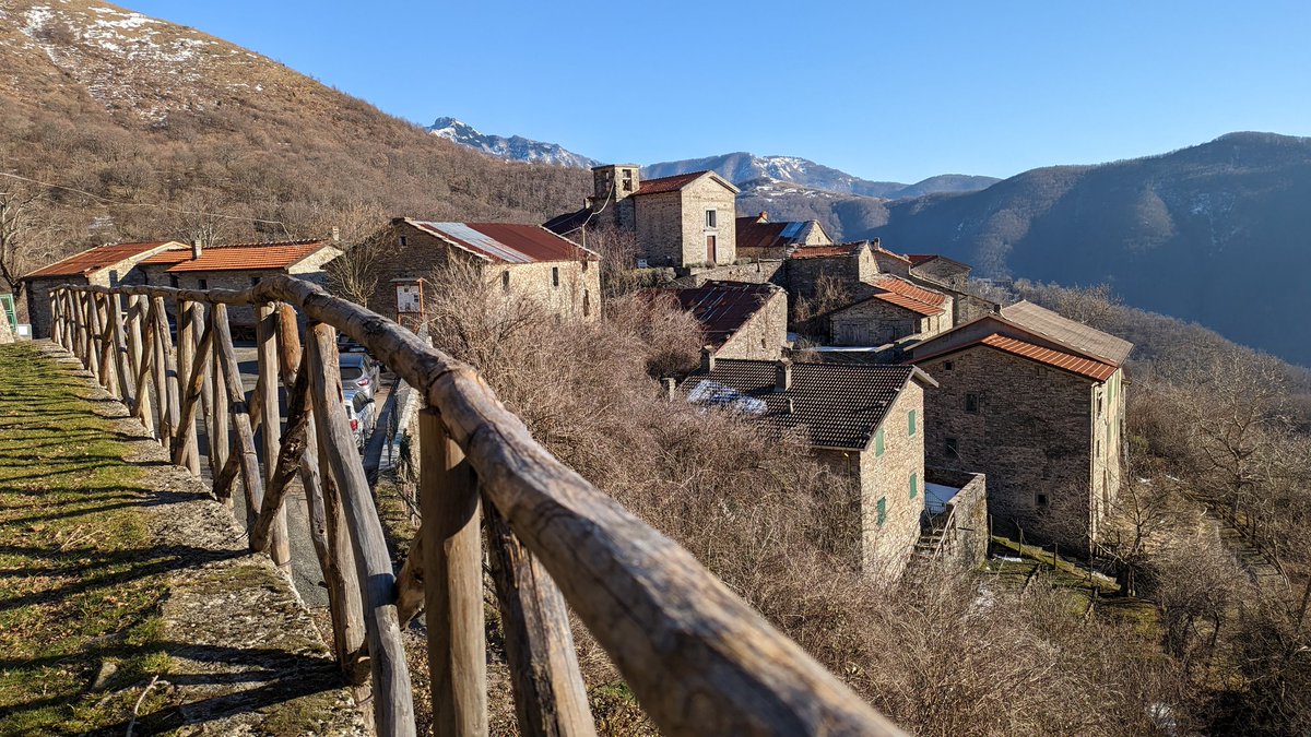 ale_canova's tweet photo. Lo splendido borgo di Torsana!
#Comano #Toscana #Lunigiana https://t.co/5UwlgrEkuv