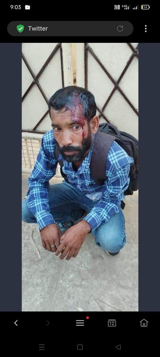 #पंचायत_सचिवालय_स्वयंसेवक 7 साल से ईमानदारी पूर्वक कार्य करने वाले युवा-युवती को मानदेय के बजाय लाठी खिलाने का काम किया जा रहा है अब तो पुरा कर दीजिए हमारी मंगे पुरा कर दीजिए मा० <a href="/HemantSorenJMM/">Hemant Soren</a> जी

<a href="/pssjharkhand/">पंचायत सचिवालय स्वयंसेवक महासंघ,झारखंड</a>
<a href="/Rabindranathji/">Rabindra Nath Mahato</a>
<a href="/alam_aalamgir/">Alamgir Alam</a>
<a href="/Badal_Patralekh/">BADAL</a>
<a href="/JharkhandCMO/">Office of Chief Minister, Jharkhand</a>