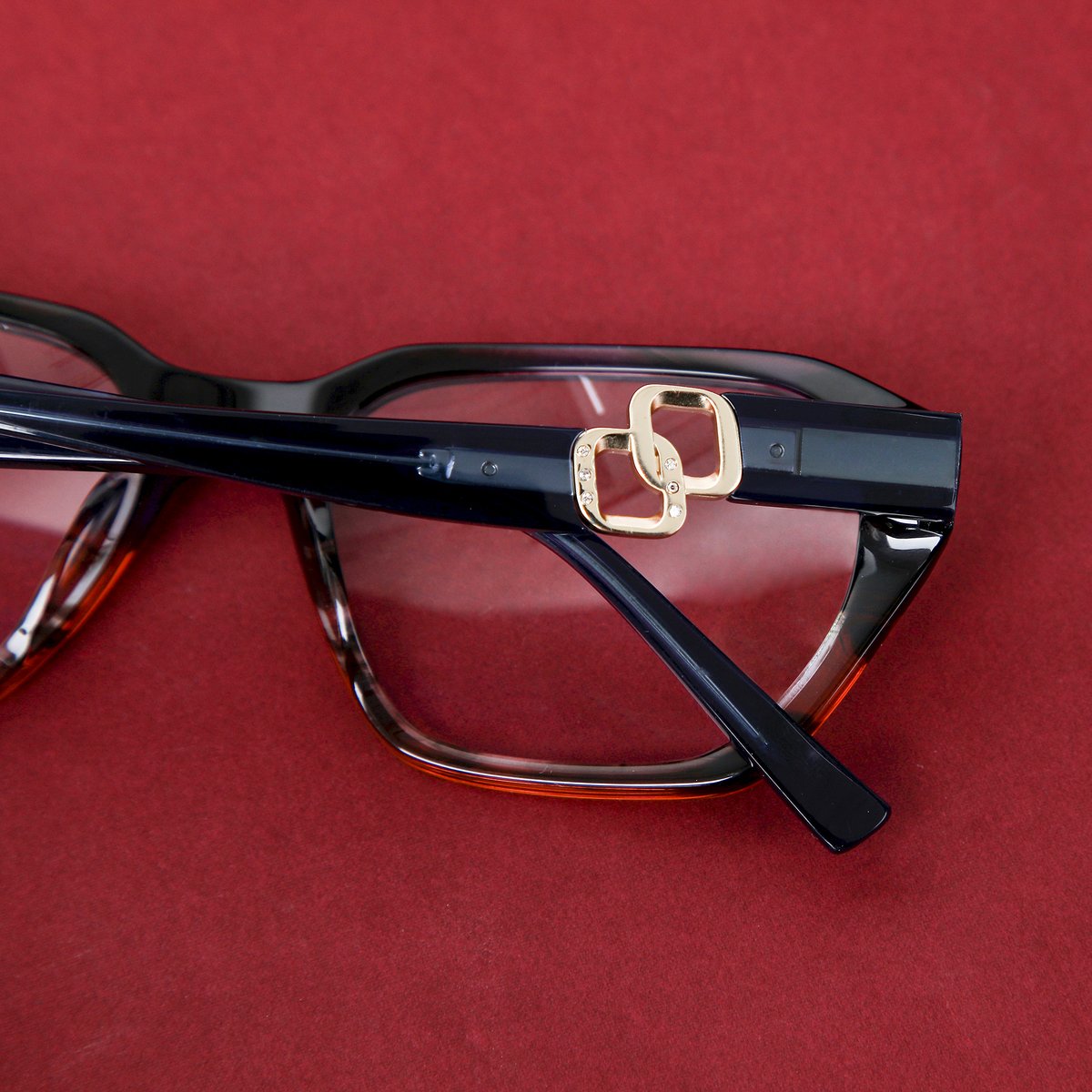 StiloOptical's tweet photo. HD220374
Check out more of our original design on STILO online eyewear fair - https://t.co/DZdD8qqRcf
#stilooptical #stiloeyewear #spectacles #glassesframes #eyeglasses #eyewear #eyeweardesign #eyeglassesframes #lunettes #fashion #fashiondesign #newstyle #optical #opticalglasses https://t.co/CBSs6Sem3M