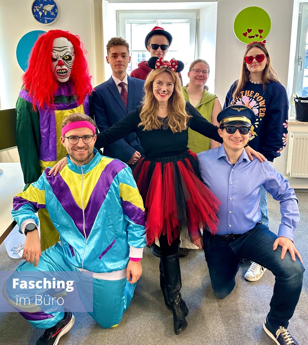 Helau und Alaaf 🎉
Auch wir feiern Fasching im Büro und haben uns extra in Schale geworfen.

#fasching #karneval #worldofedv #kollegen