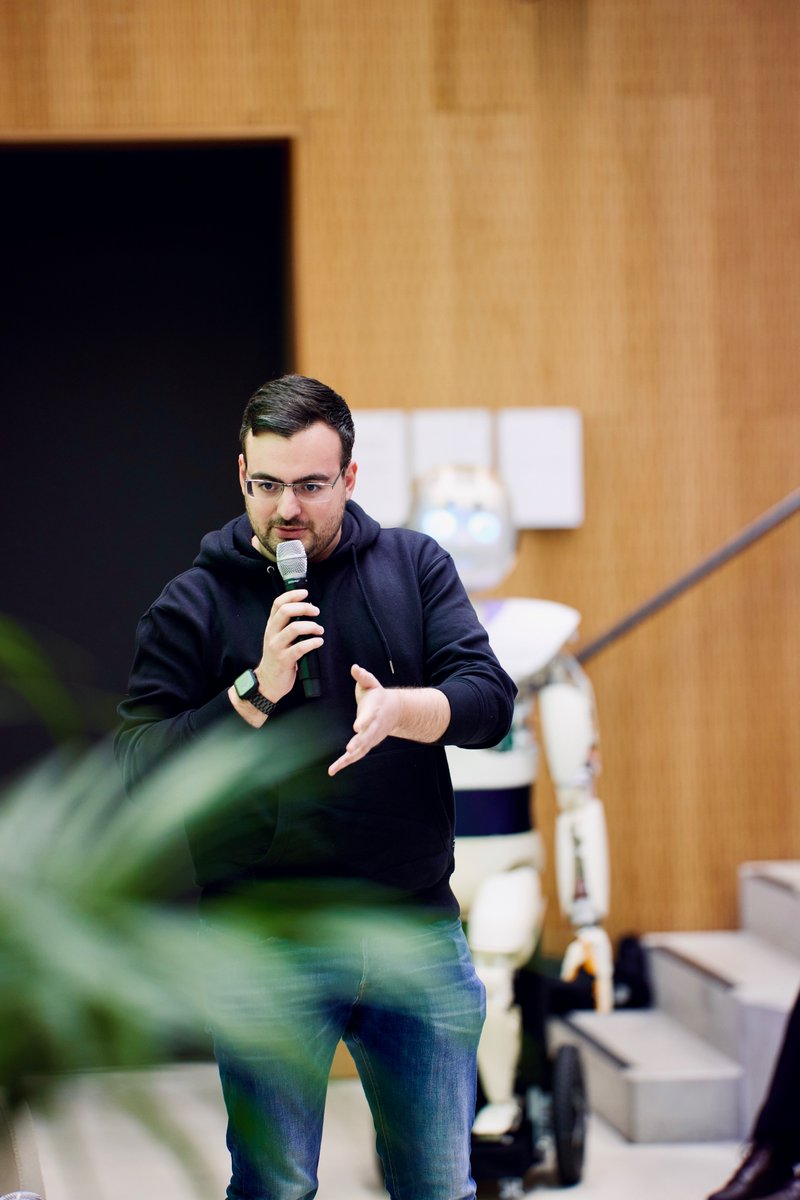 TUM Hyperloop tweet media