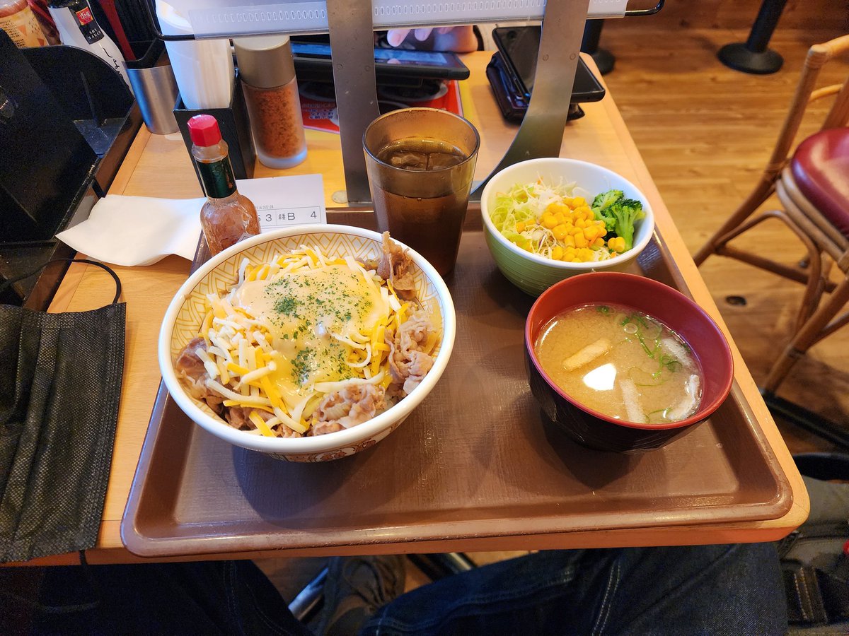 THATPORTUGESE's tweet photo. Went to my favorite restaurant today and had ice-cream after. Day 1 was a great success. https://t.co/UFSFoMA13H