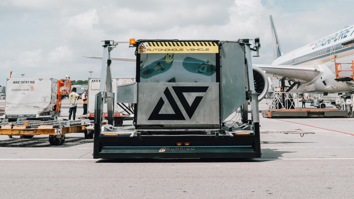 Did you know that Changi is trialling a new range of driverless vehicles to transport your baggage? 

Read more about the Auto-Dolly and Auto-DollyTug here: https://t.co/9lUjcXrtq8 https://t.co/YxChFBD0Ub
