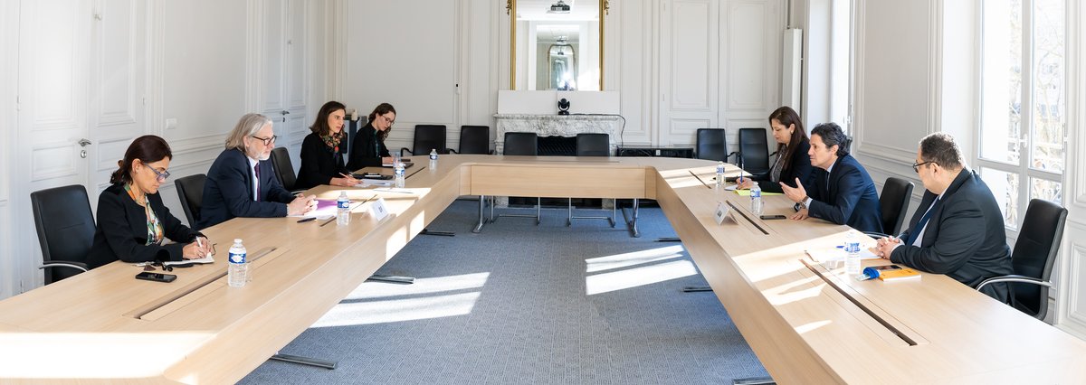 OIFrancophonie's tweet photo. L’Administrateur de l'OIF @GeoffroiM a reçu @ZiadMakary, Ministre de l’Information du #Liban, afin d’évoquer la coopération avec l’OIF en faveur de la #languefrançaise, de la diversité culturelle et de la promotion des médias. https://t.co/FjuVVBm68d