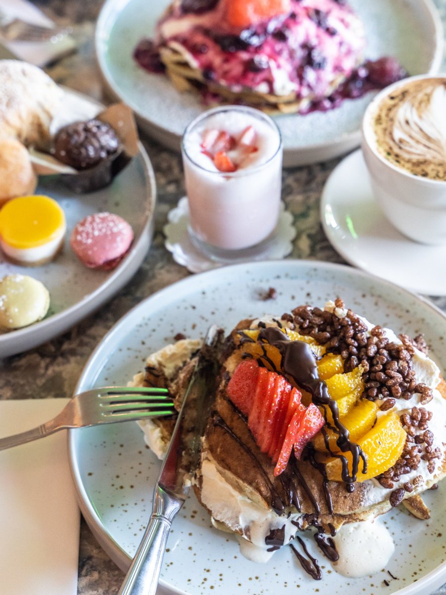 HarbourGalway's tweet image. Whether stacked or rolled, with berries or bacon, there's no wrong way to have pancakes. Happy Pancake Tuesday 🥞

#HarbourHotel #PancakeTuesday #PancakeDay #ShroveTuesday