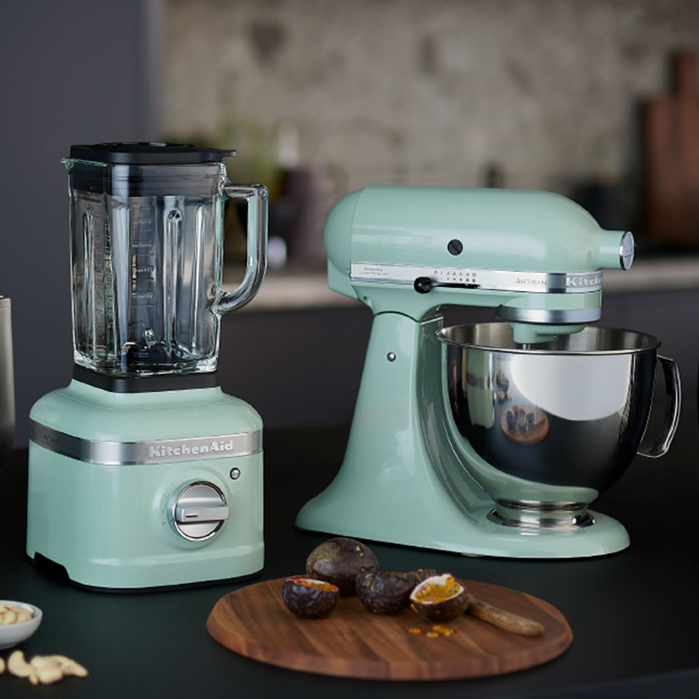 RCSnelling's tweet photo. Collections to inspire creativity and unlock your cooking genius!
Choose from a wonderful selection of finishes... match your stand mixer with your blender, or maybe even try a clashing statement π€©
https://t.co/ACoGiyrsJC
#kitchenaidcollection #matchingkitchenaid #homebaker https://t.co/ChmHukU6Tl