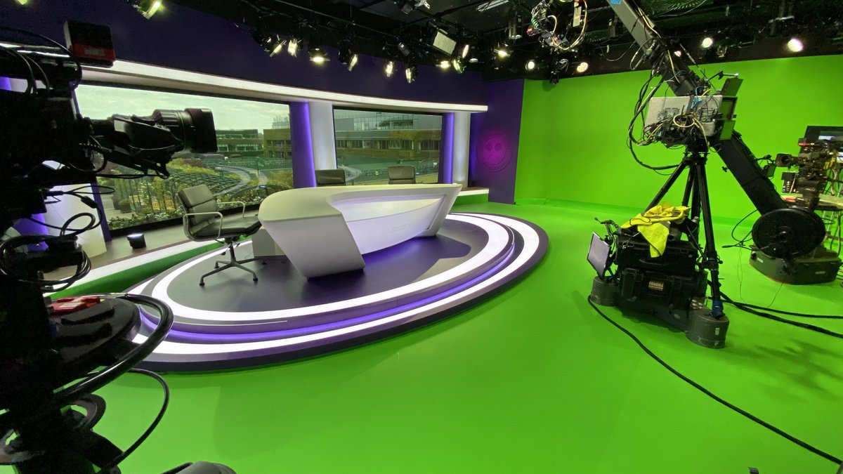 scott_fleary's tweet image. Swipe to see how this set transforms on screen @BBCSport! 

Designer: Toby Kalitowski

#broadcastingstudio #behindthescenes