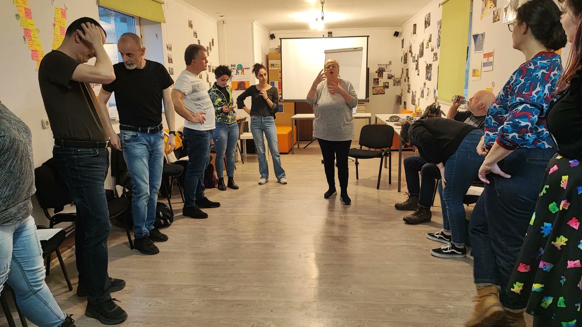 Smashing_Times's tweet photo. It's all systems go at the first day of training for 'Art Connects Mental Health: A Time to Breathe', a new European-wide transnational partnership #ErasmusPlus project, taking place in Vukovar, Croatia.
@fintras @ecte_gr #Euroreso #YouthPeaceGroupDanube #YPGD #IFESCOOP https://t.co/z7AHQXHeT1