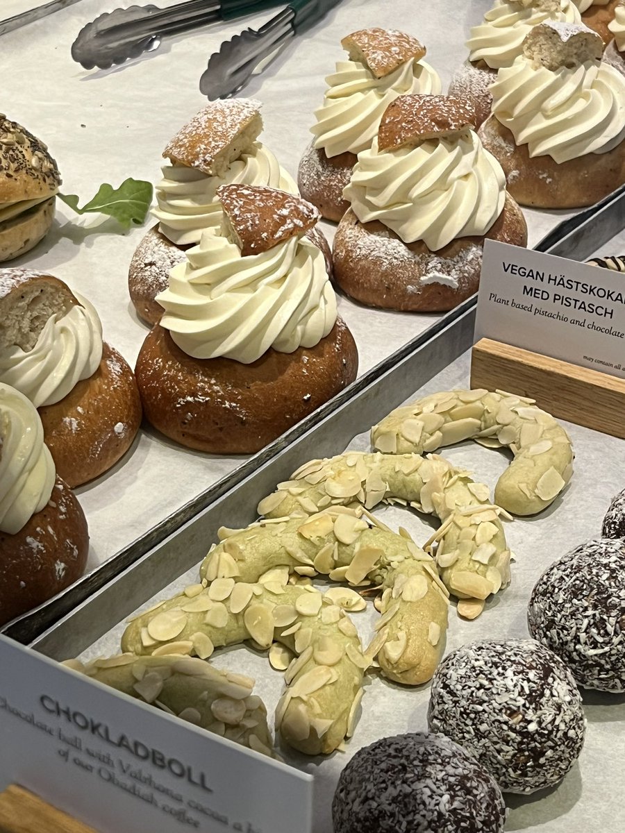 pradasunset's tweet photo. bakery mornings https://t.co/cniAkcjUxN