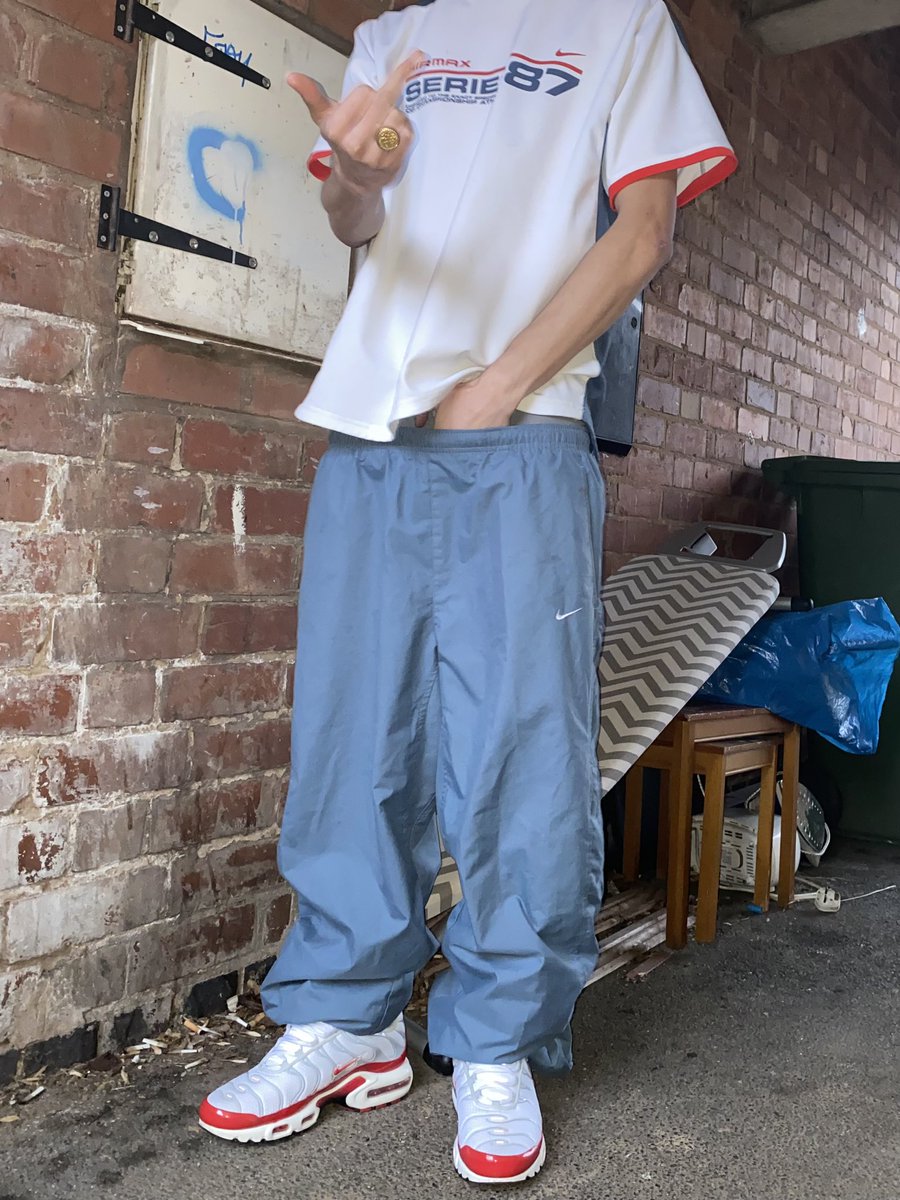 dlchav_y2k tweet media