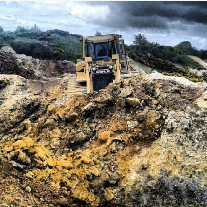 KelstonSparkes's tweet photo. It's muddy work but someone's got to do it #operatorlife #teamkelstonsparkes #operatorviews https://t.co/9qpGkSh453
