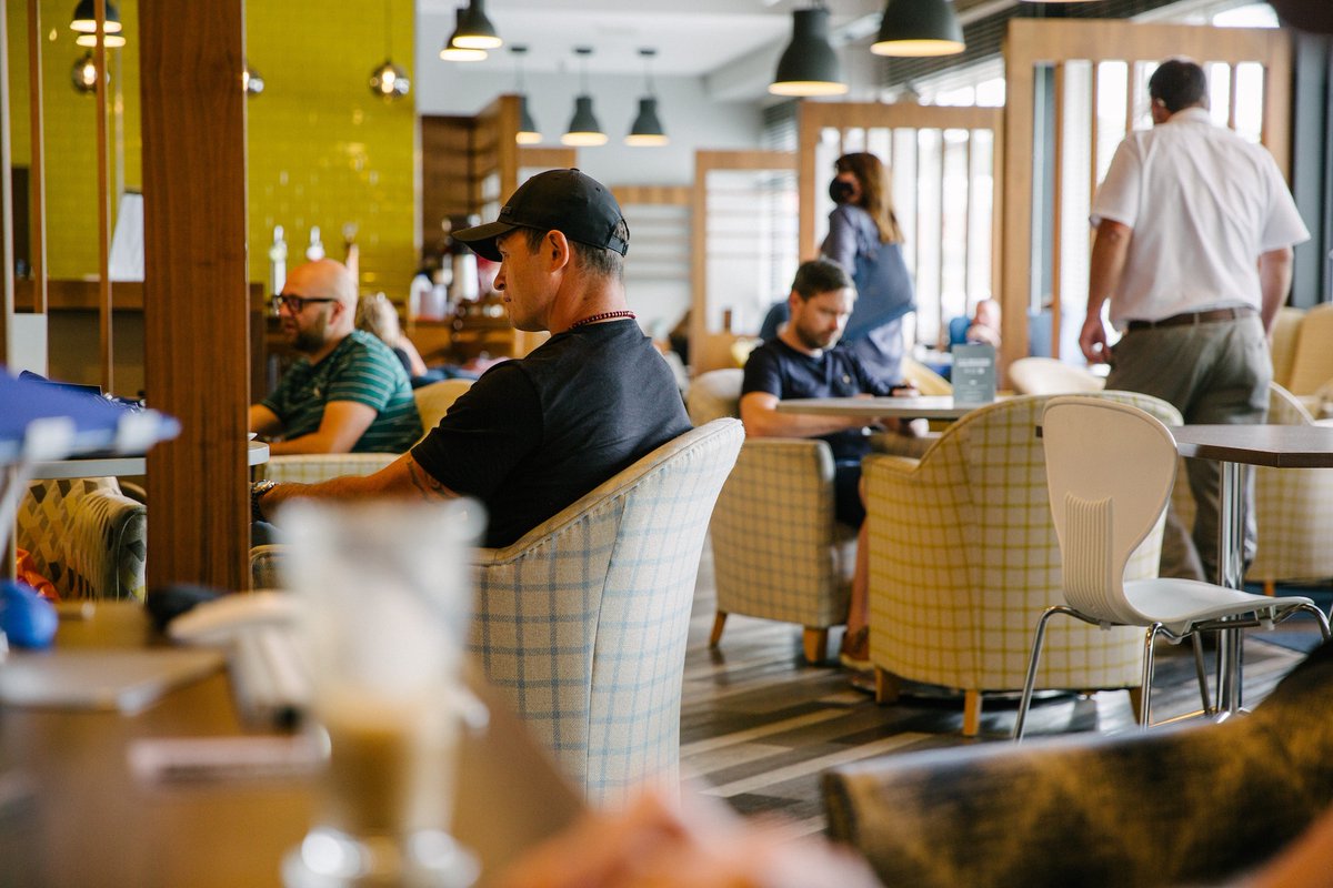 Work. Meet. Play.

Introducing Hub26. 📍 
hub26.uk

#Hub26 #Coworking #Gym #OfficeSpaces