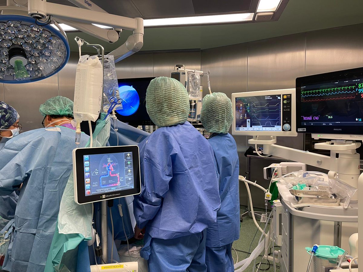 Another day at the office...#fetalsurgery <a href="/vallhebron/">Vall d'Hebron</a> <a href="/SusManrique/">Susana Manrique</a> <a href="/silviaarevaloob/">Silvia Arevalo</a>