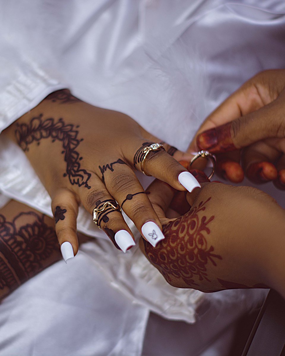 Onklix01's tweet photo. Wedding rings are the world’s smallest handcuffs https://t.co/CCXT5a1oag