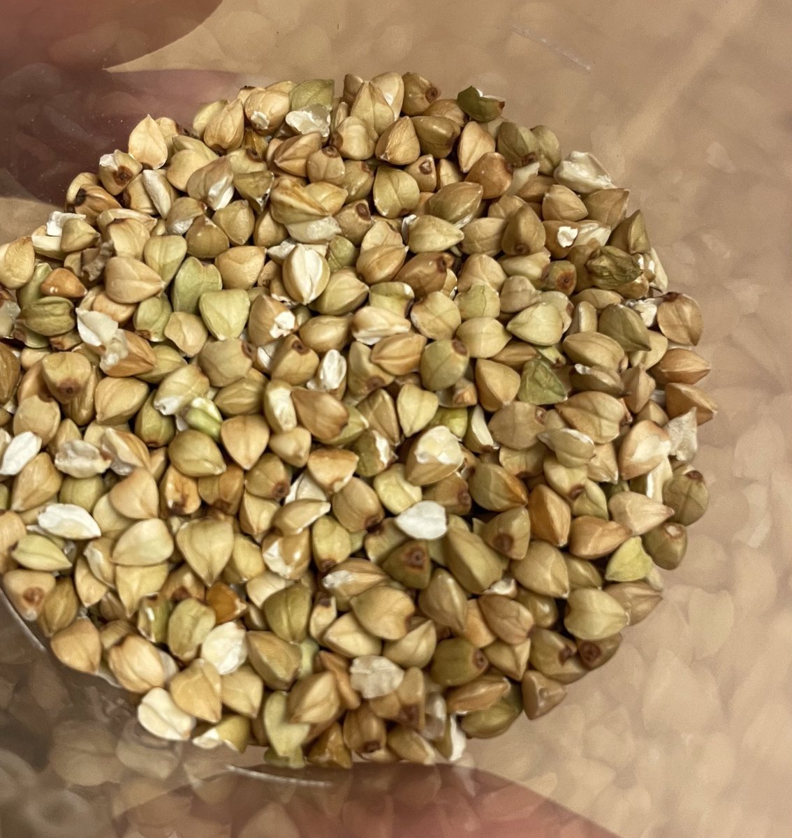 今日のご飯🍚蕎麦の実も入れてみる！

子供の頃から麦や玄米、雑穀米が大好きだから、ドイツでこういうの大量に買えるの嬉しい🥰💓

しかもBio🤣

※パン作りのやつ使ってるよ😂笑 https://t.co/4mGnQAF4va https://t.co/HaLJE5RBy3