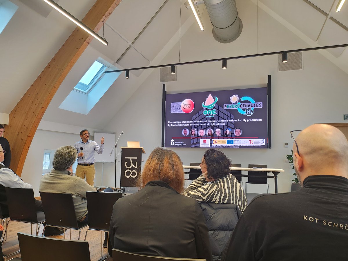 Raúl Molina investigador del proyecto ha presentado los últimos resultados de producción de #hidrogeno relevantes en #COSTaction18234