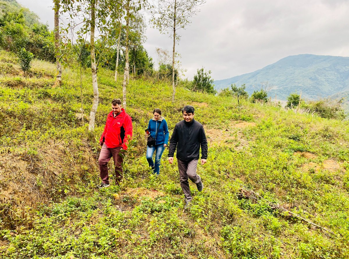 ASSETProjectSEA's tweet photo. #ASSETProject team has just made a visit to 4 pilot villages and farm model implementation in Son La and Dien Bien province, Vietnam ๐ป๐ณ Happy to see progress and strong interests of farmers.
@Cirad #NOMAFSI #NIAS
#agroecology #sustainableagriculture https://t.co/kwHDLCyQes