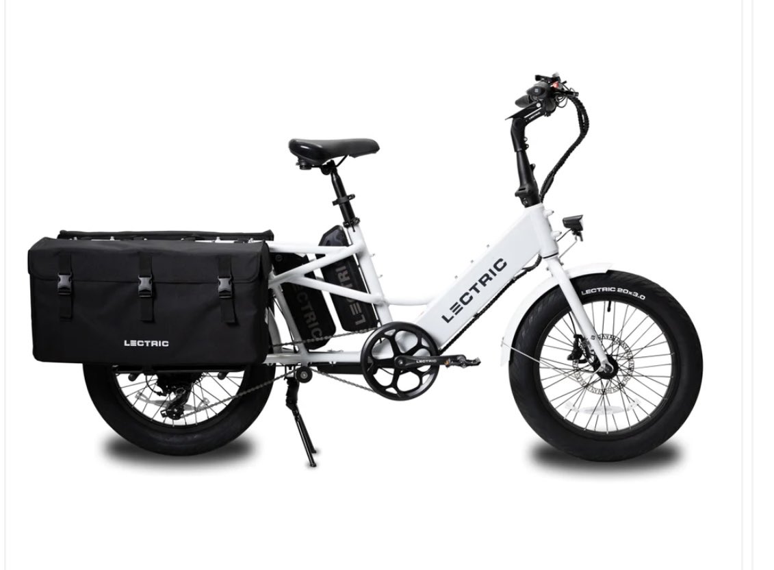 ryanmjohnson's tweet photo. Modeled by Culdesac’s own @vanessa_valen, the new most important vehicle in America is the Lectric XPedition

- Car replacement at a shockingly low price
- $1399, unsubsidized (let’s change that!) Dual battery $1699
- Throttle! 
- Hydraulic brakes
- 450 lb capacity
- Running boards included 
- Arrives fully assembled