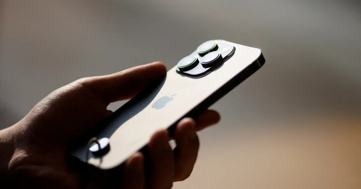 tabernaforo's tweet photo. Así se puede usar un iPhone como traductor de idiomas, sin internet: La aplicación de Traducción se encuentra instalada de forma predeterminada en los celulares de Apple y puede descargarse desde la App Store https://t.co/75YUiaJMmE