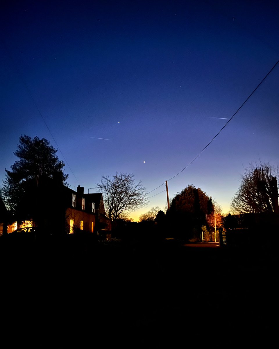 Laura Hancock tweet media