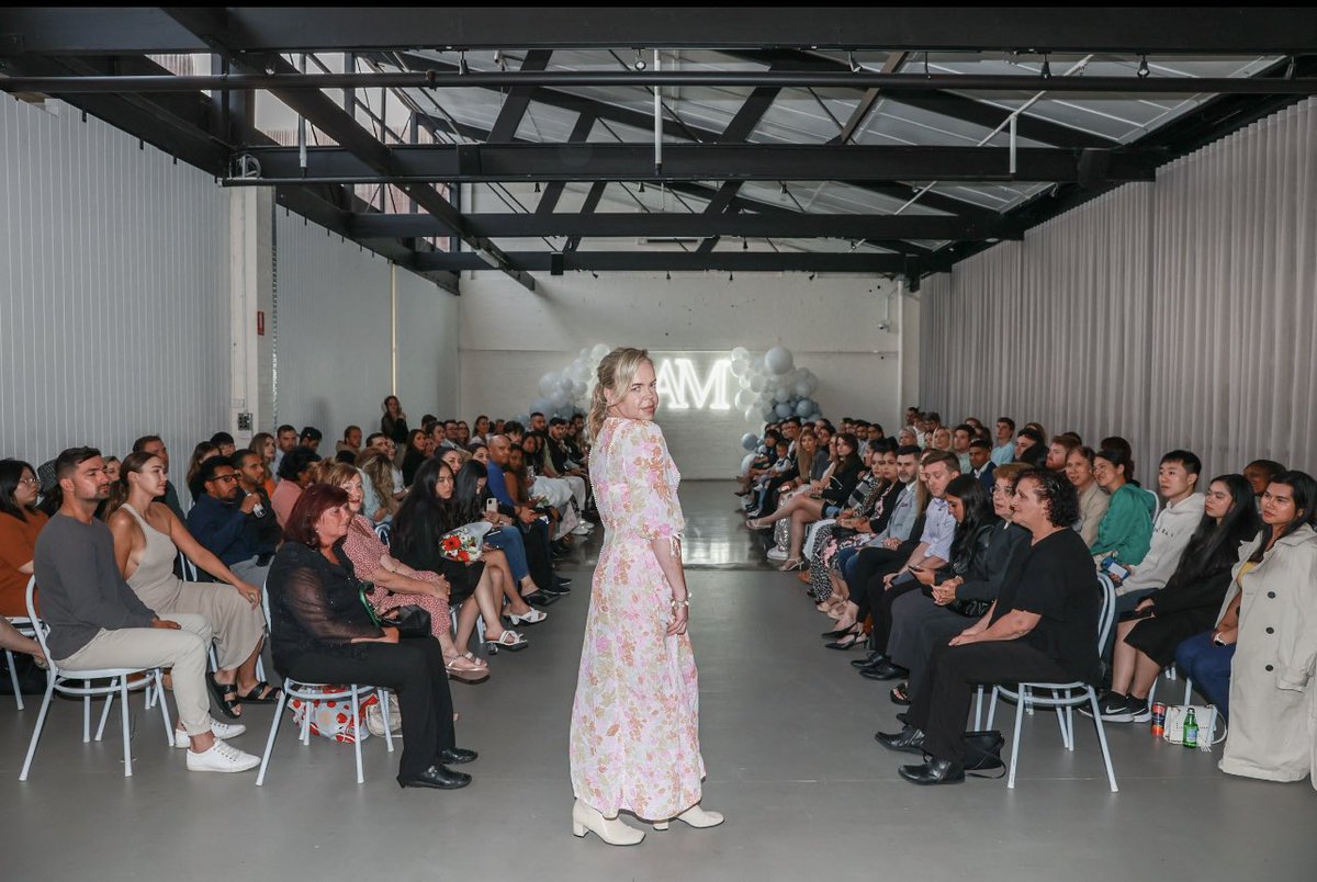 xXMsBeachBambiX's tweet photo. Sooo happy to finally graduate from my Model Academy!💁🏼‍♀️👯‍♀️😍🥰✨ 
Thanks to everyone’s best friend, COVID, it’s taken 2 years to walk this runway! 

Thank you to Australian Academy of Modelling, all the incredible make-up artists and stylists!💯🔥💕 xx 
#cottonon #showpo #purple https://t.co/D1Rbf04LXi