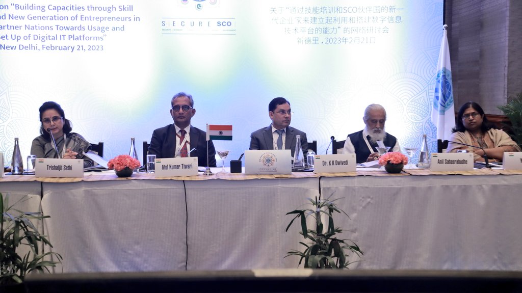 MSDESkillIndia's tweet photo. "Committed to our Hon’ble PM Shri @narendramodi's offer to share digital solutions &amp; tech led innovation enabled by Open Digital Ecosystems (ODEs) that have improved service delivery &amp; scale-up development progs, our Ministry is honoured to organise today's Seminar"- Secy, MSDE https://t.co/GcYOk1Gx77