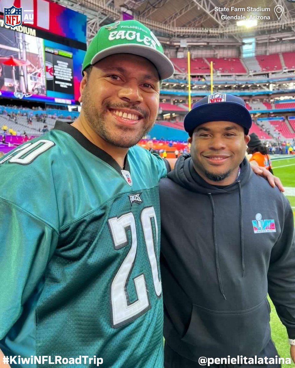 NFLAUNZ's tweet photo. VIPs indeed 🇳🇿🇦🇺
@Eagles super fan and New Zealand's #MostDeserving winner Penieli Talataina Ki watched his team play in the Super Bowl.
What a way to end the @NFL season!
https://t.co/CsJkUTRnAV https://t.co/ojzTR2O12v