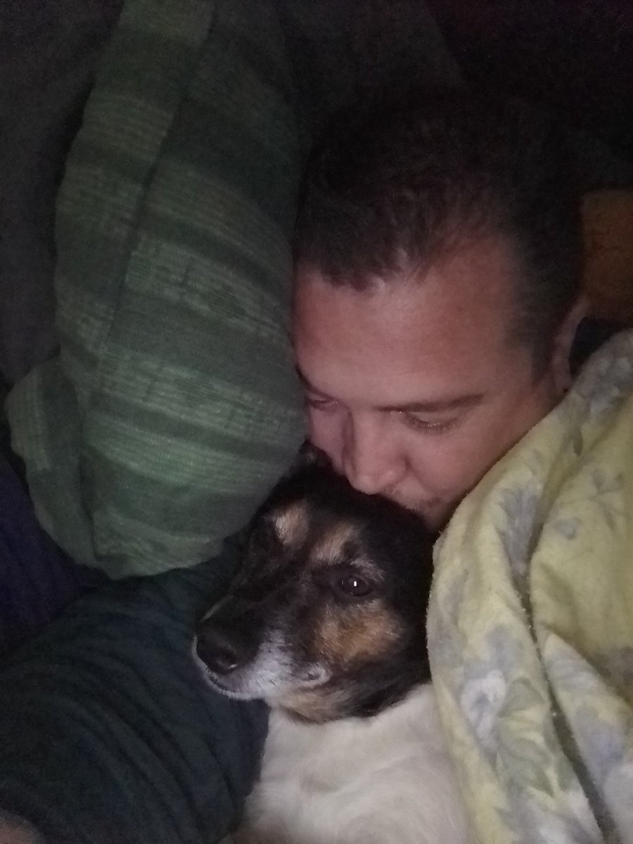 JuniorGuibole's tweet photo. Hein....!?
Quoi nous sommes le 21 février !?
Déjà !!!!😲
Junior !!!! 🐶
Allez réveille-toi il nous attendent sur Twitter !!!😁
PS: Et oui même si mon rendez-vous ORL est le 28 pour mon oreille bouchée... nous sommes déjà de retour !🤪😘 https://t.co/KnHpCUeJOB