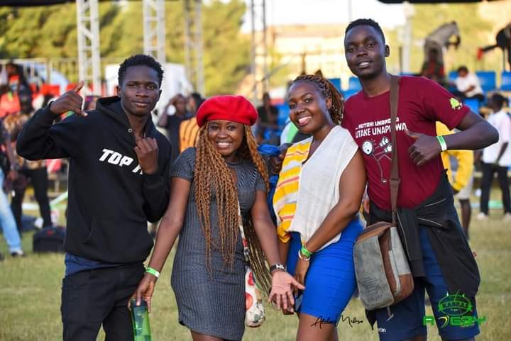 NelsonMasenge's tweet photo. Where there are passionate Rugby fans, it's always an advantage to the players for they will give their all
@RfcKabras forever๐
#TangTangRugby
#TangTangSweet
#SugarCoatedRugby
#KenyasSweetest
#KabrasSugarRugbyClub
#Mbwo
#KenyaCup https://t.co/1Bo8on7erT