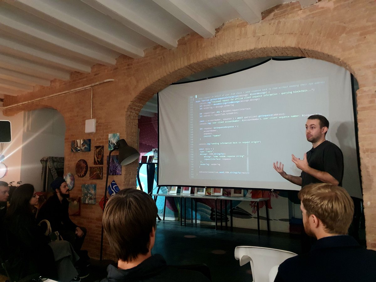 NymFrance's tweet image. @_wjth notre Snr DevRel a fait une démo de renforcement confidentialité d&apos;une tx #blockchain au niveau du réseau avec #CosmJS en la signant et en l&apos;envoyant via le mixnet de Nym. 😎 

Pour les #Cosmonautes désireux d&apos;essayer - 
👉 discord.gg/nym
#CosmosSDK