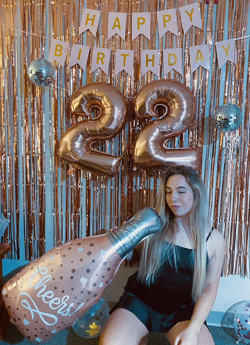 LilWhitesides's tweet photo. Thank you so much for the bday wishes!! I had an amazing day! https://t.co/bCGL81pzqE