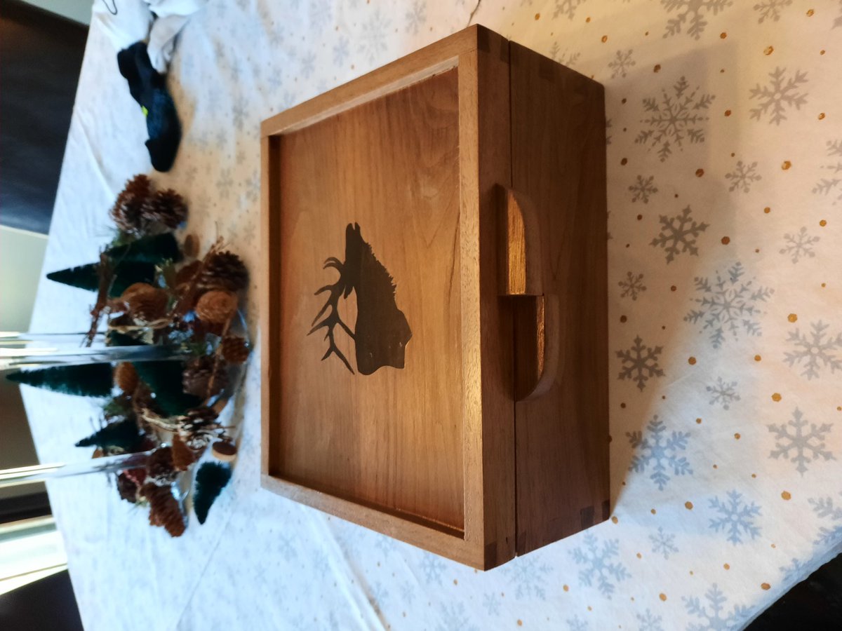 SteveMartinKC's tweet photo. @hollyferrans It looks great!  I just did my first too. Took me 3 tries. Had to sand off the first 2. https://t.co/QpInGjK2ib