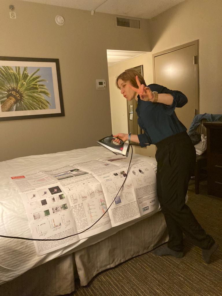 Come by poster #B391 tomorrow to hear that your antigen presenting cells spatiotemporally control antigens using their actin cytoskeleton (and how it affects your B cells)! #BPS2023 @BiophysicalSoc
Postdoc level - poster ironing guaranteed 😅 @AnnaBajur