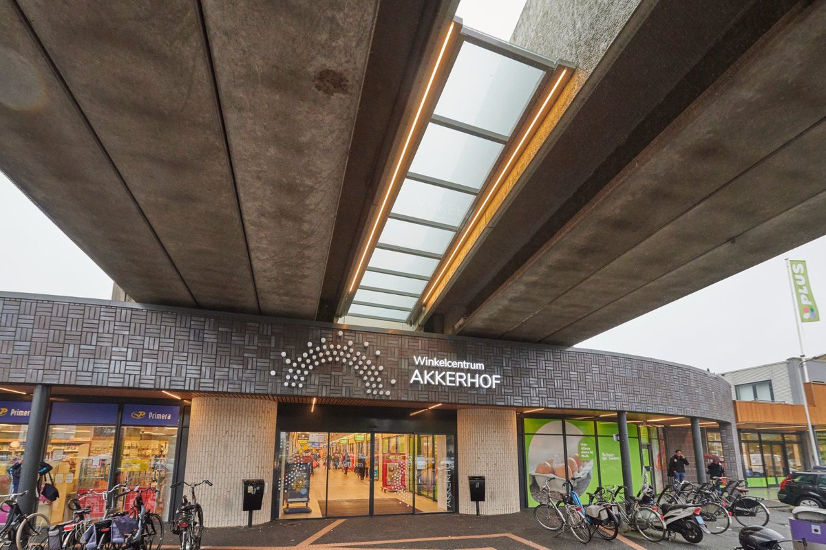 Van Ee Staal tweet media